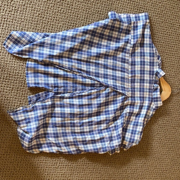 Button up with slit back - Picture 2 of 4